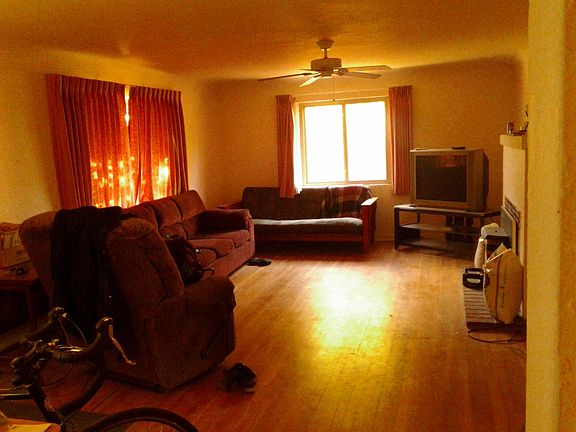 3rd image of 1830 1/2 Meadow View Ct NW
