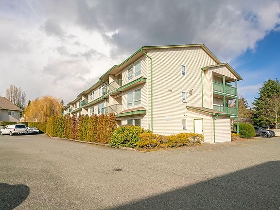 2nd image of 1912 Bowen Rd #107