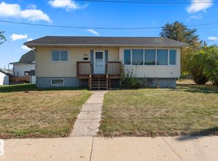 5019 62nd St, Cold Lake, AB T9M 1T6