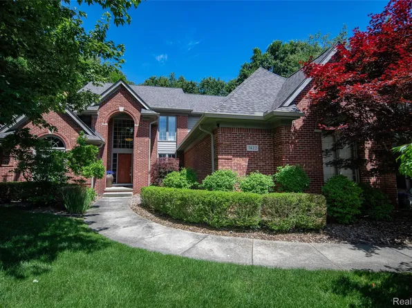 7422 Autumn Hill Dr, West Bloomfield, MI 48323