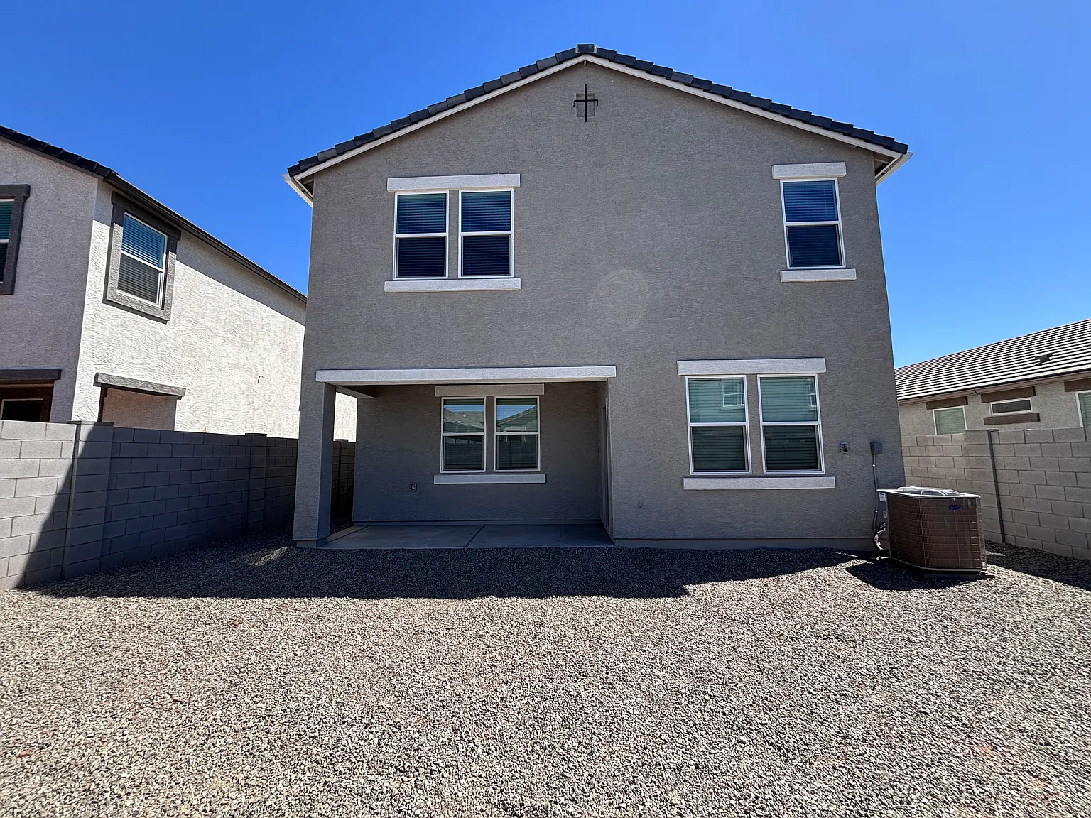 4 bed, 2.5 bath, 1965 sqft, $2,345 — Photo 2