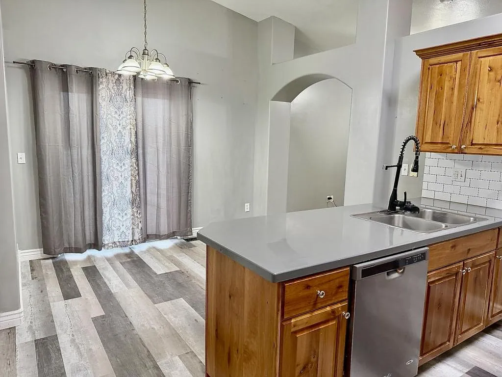 3518 E Pearce Dr — Photo 4