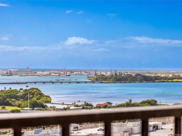 98-402 Koauka Loop APT 1704, Aiea, HI 96701