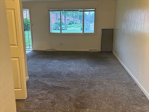 2nd image of 4925 Banbury Ct #8-G
