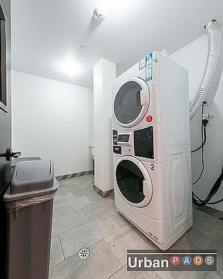 4th image of 352 Irving Ave #1B