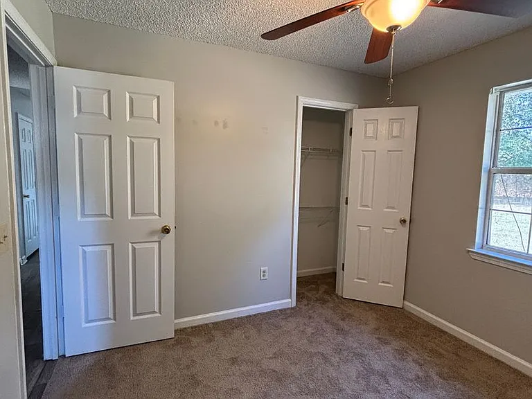 228 NE Jamey Ln — Photo 13