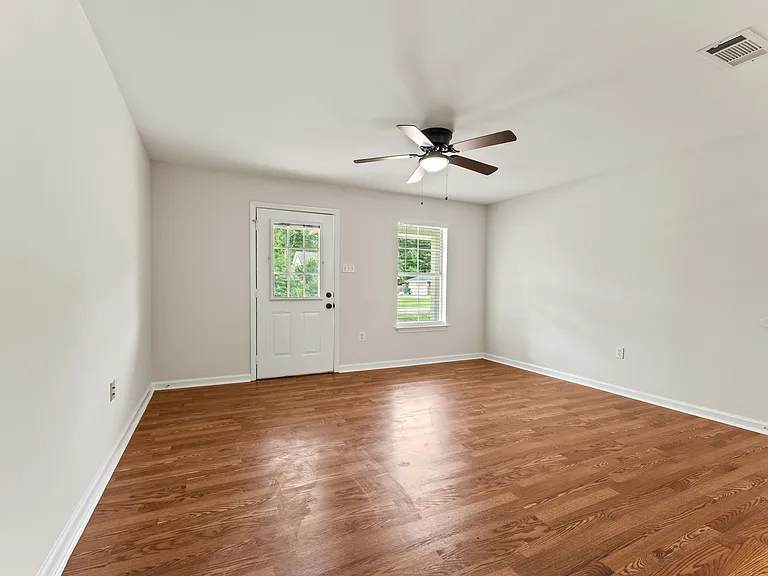 30700 Country Club Ln — Photo 15