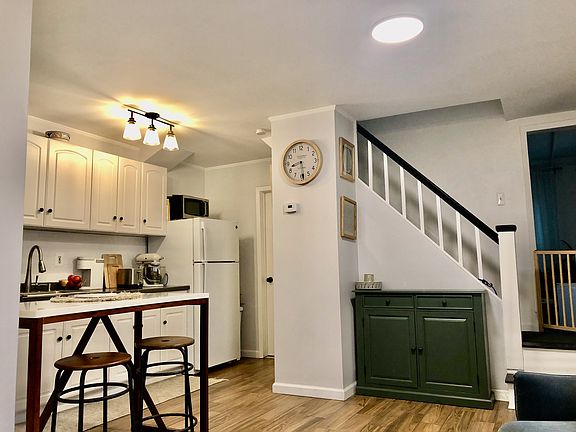 5th image of 191 Glen Cove Ave #B