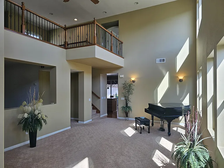 25055 Acorn Ct — Photo 3