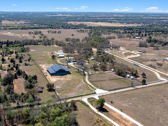 5th image of 359 N County Line Rd