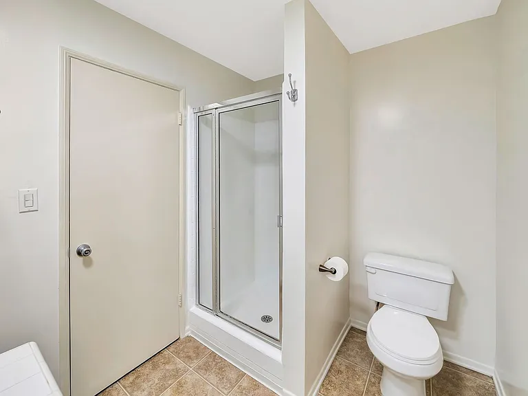 10634 Holman Ave #3-2 — Photo 41