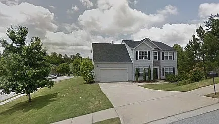 4 bed, 2.5 bath, 2436 sqft, $2,950 — Photo 2