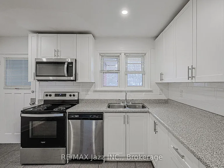 366 Mary St N #4 — Photo 16