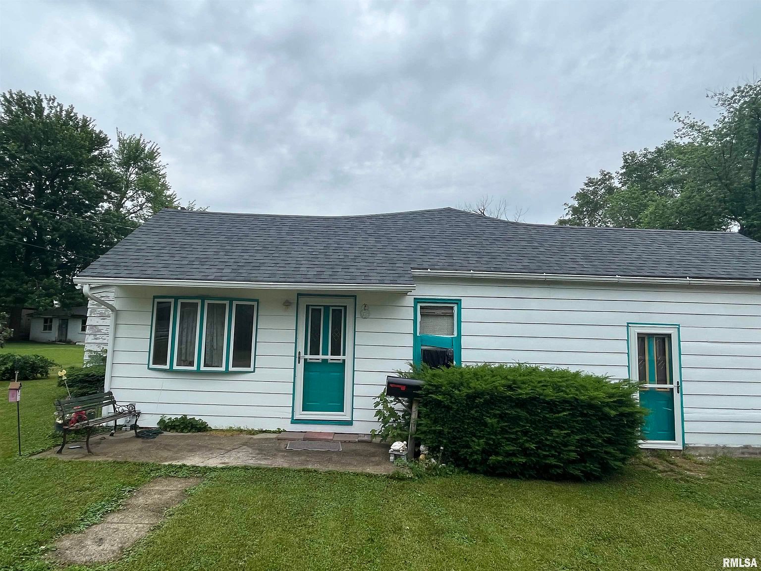 317 S Menard St, Mason City, IL 62664 Zillow