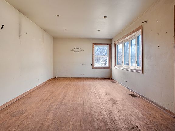 5th image of 1811 Pratt St