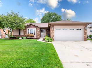 47244 Sanborn Dr, Macomb, MI