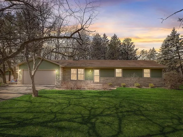 N9521 East Shore ROAD, Mukwonago, WI 53149