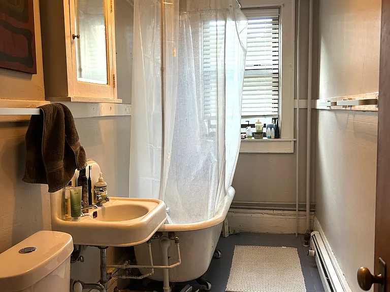 2202 Hennepin Ave E — Photo 13