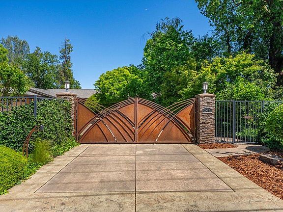 3rd image of 6913 Riverside Dr