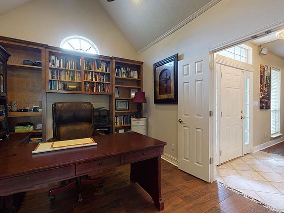 4th image of 8190 Dawn Dr