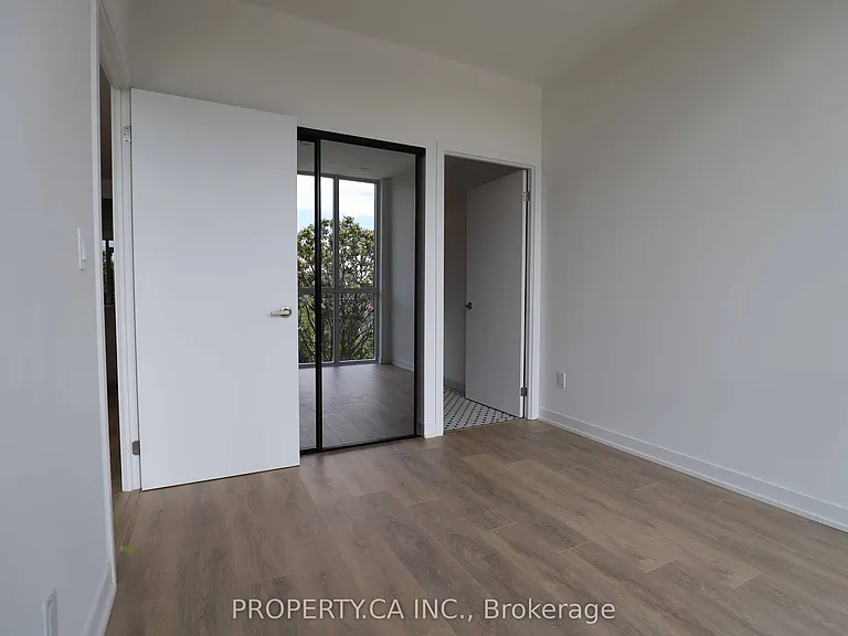 899 Queen St E #410 — Photo 10
