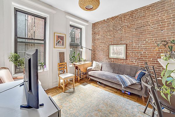 1st image of 206 W 88th St #2B