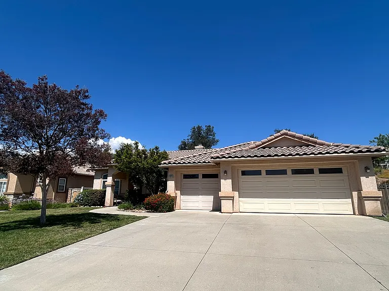 36248 Village Rd — Photo 1