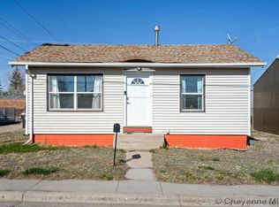711 Carey Ave, Cheyenne, WY 82007