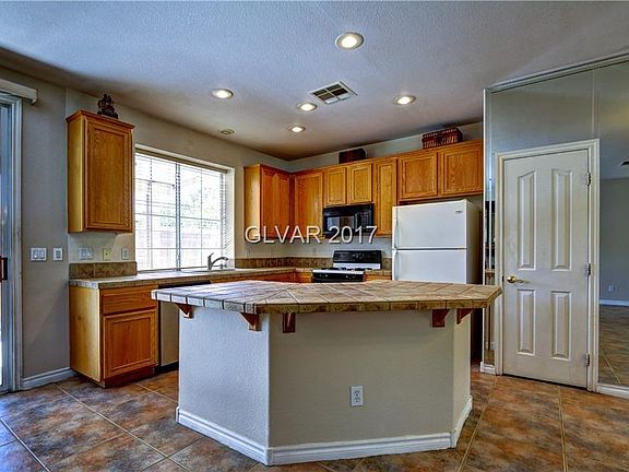 4th image of 9109 Hampstead Ave