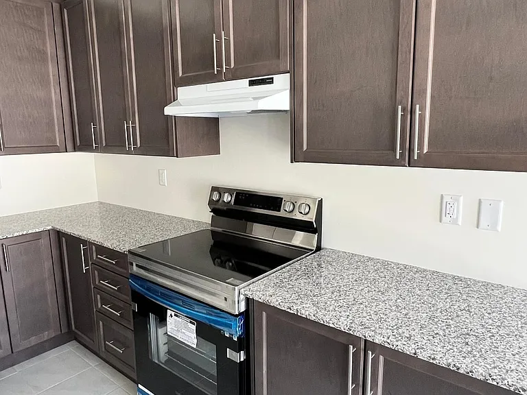 1224 Rexton Dr — Photo 10
