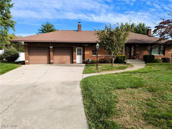 1589 Krumroy Rd, Akron, OH 44306