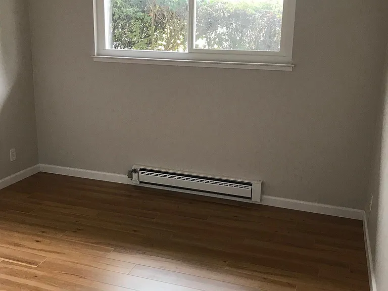 Bid 2nd bedroom - Window view