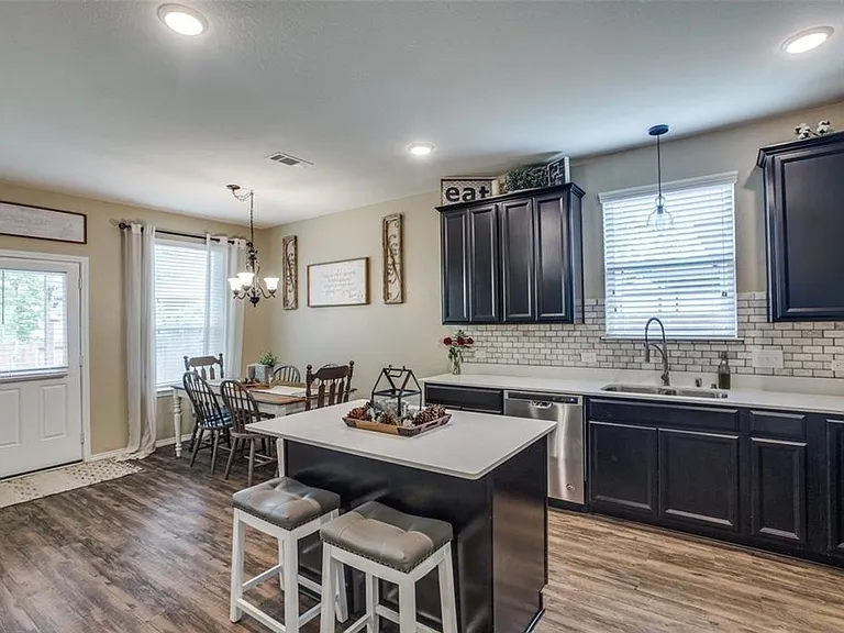2151 Lost Timbers Dr — Photo 17