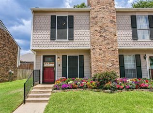 17 Abbey Rd, Euless, TX 76039