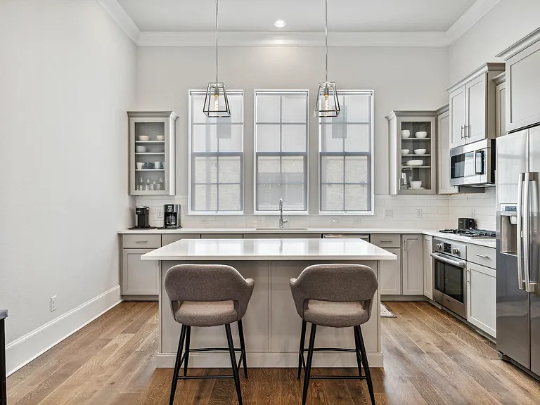 626 Dalton Ln — Photo 12