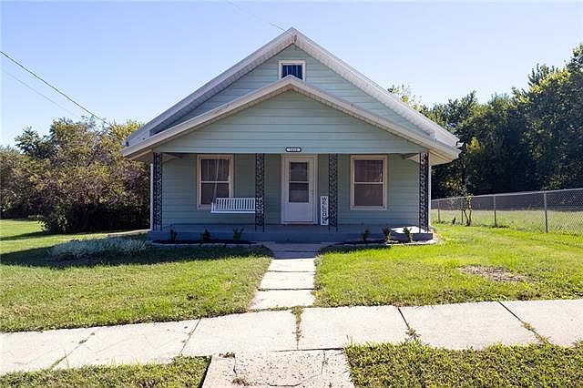 1st image of 2410 Chicago St