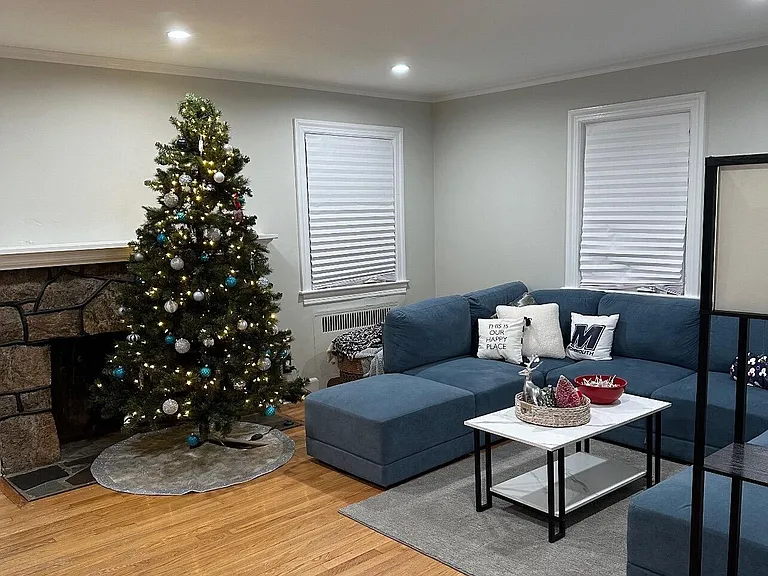 240 Oakhurst Rd — Photo 2