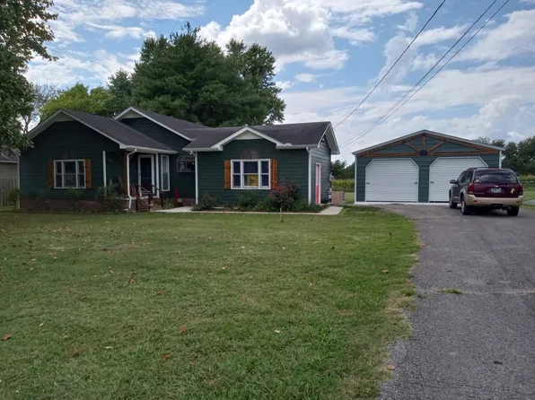15 Village Park Dr, Fayetteville, TN 37334