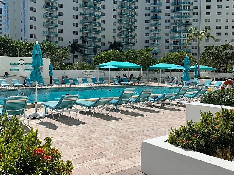 3725 S Ocean Dr #L12 — Photo 14