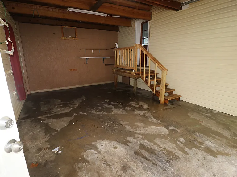 1672 Houston Ave — Photo 17