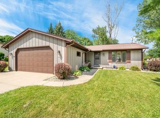 W6132 Pilgrim St, Appleton, WI 54914