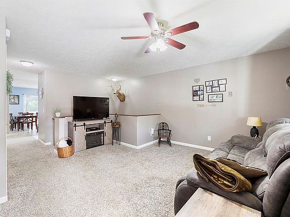3rd image of 306 4th St