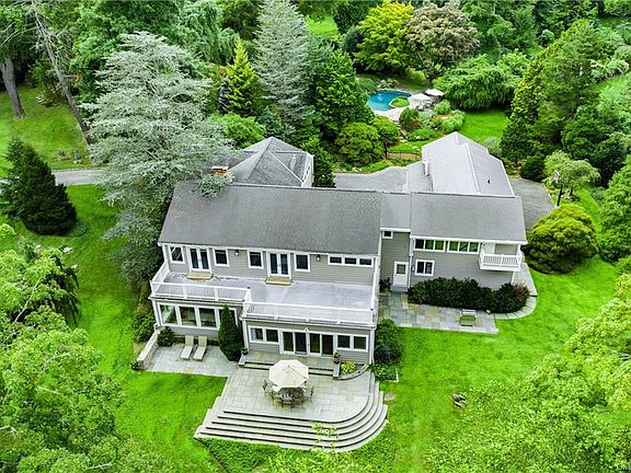 2nd image of 44 Lincoln Ave