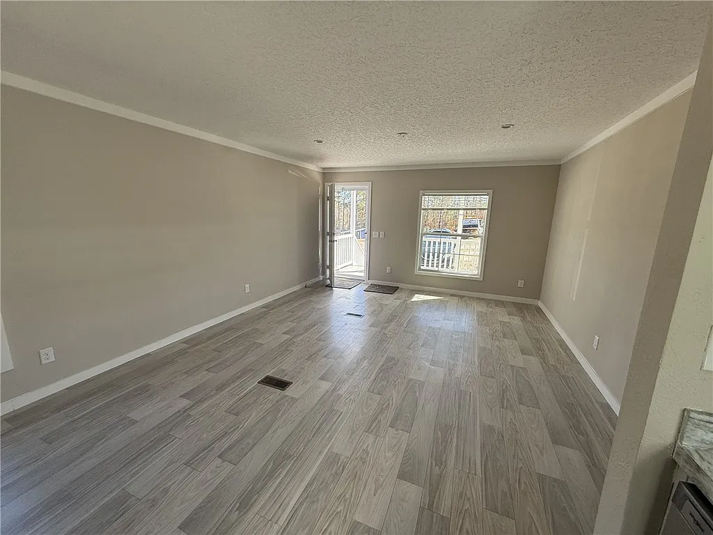 3 bed, 2.0 bath, $1,200 — Photo 2