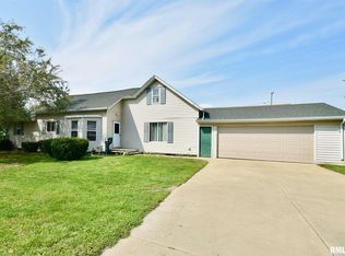 1300 3rd St, Henry, IL 61537