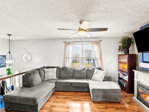 2nd image of 362 Peachtree Dr