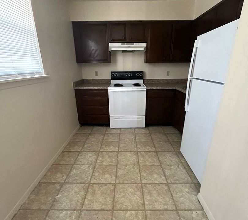 1st image of 741 E University Ave APT 8