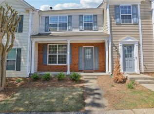 911 Prestwyck Ct, Alpharetta, GA 30004