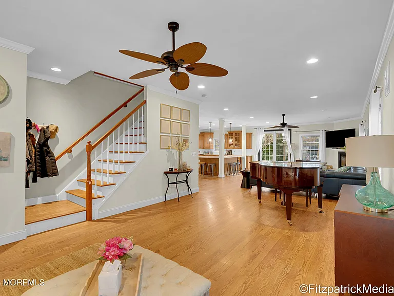 331 Richmond Ave — Photo 5
