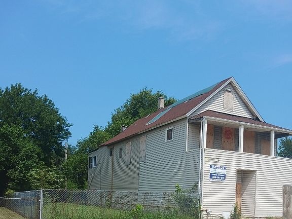 4th image of 2856 E 79th St